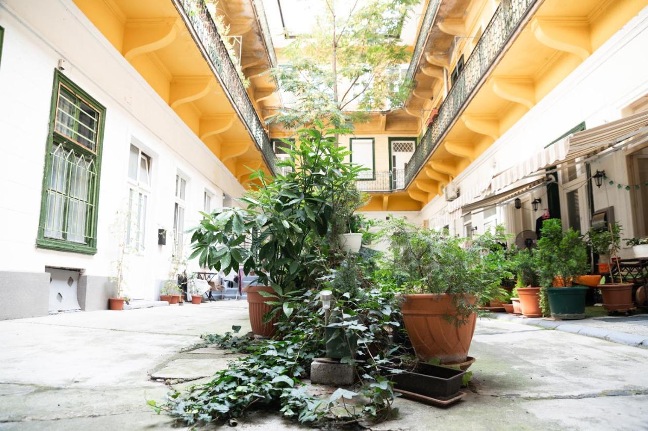 Ferienwohnung The Urban Chill Spot Harsfa Street Budapest Exterior foto